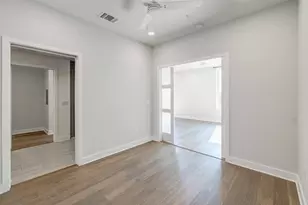 1800 E 4th St, Austin, TX 78702 - Photo 14