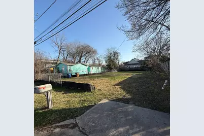 2707 Zaragosa Street, Austin, TX 78702 - Photo 2