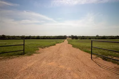 6562 Cross Road, Seguin, TX 78155 - Photo 2