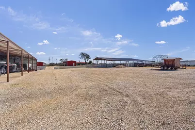5300 County Road 424, Taylor, TX 76574 - Photo 28