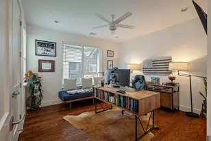 2812 Oak Springs Dr, Austin, TX 78702 - Photo 14