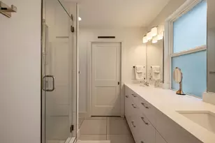 2812 Oak Springs Dr, Austin, TX 78702 - Photo 24