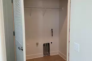 1601 Miriam Ave, Austin, TX 78702 - Photo 8