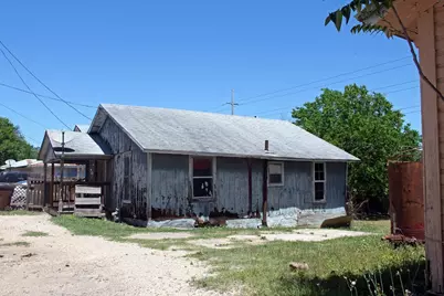 730 Chihuahua Street, Lockhart, TX 78644 - Photo 4