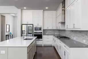 505 Lodge Ct, Liberty Hill, TX 78642 - Photo 16