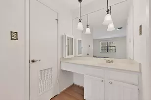 8210 Bent Tree Rd, Austin, TX 78759 - Photo 16