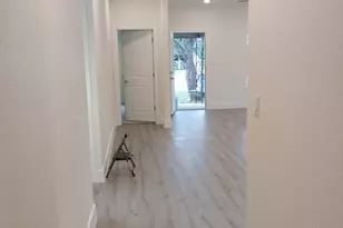 928 E Cameron Ave, Rockdale, TX 76567 - Photo 4