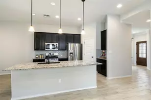 107 Barley Fork Ln, Hutto, TX 78634 - Photo 2