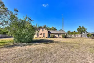 118 Oak Ridge Cir, Georgetown, TX 78628 - Photo 2