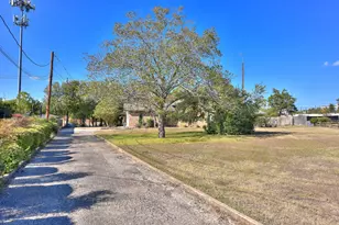 118 Oak Ridge Cir, Georgetown, TX 78628 - Photo 4