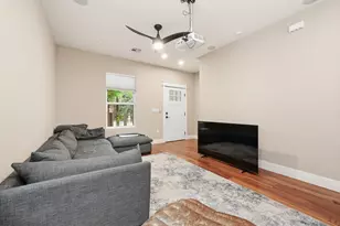 105 Elkhart St, Austin, TX 78702 - Photo 8