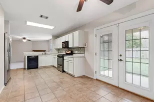 1815 Brentwood Dr, Leander, TX 78641 - Photo 10