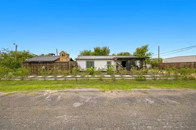 103 Howard Street, Taylor, TX 76574 - Photo 2