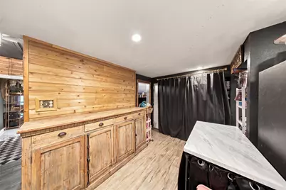 103 Howard Street, Taylor, TX 76574 - Photo 10