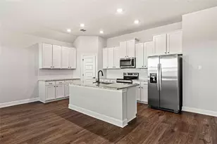 521 W Luna Blue Ln, Jarrell, TX 76537 - Photo 2