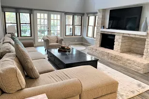 105 Birdie Dr, The Hills, TX 78738 - Photo 2