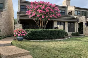 105 Birdie Dr, The Hills, TX 78738 - Photo 1