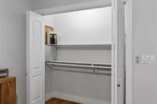 2506 E Cesar Chavez St, Austin, TX 78702 - Photo 16