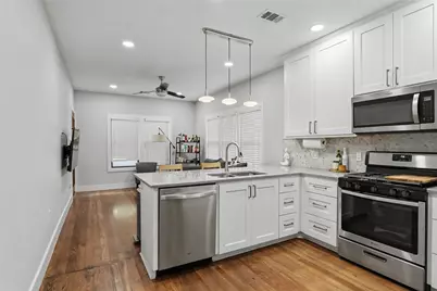 2506 E Cesar Chavez Street, Austin, TX 78702 - Photo 6