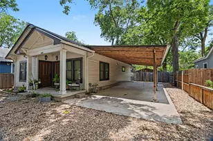 2506 E Cesar Chavez St, Austin, TX 78702 - Photo 2