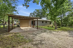 820 Bois D'Arc St, Lockhart, TX 78644 - Photo 20