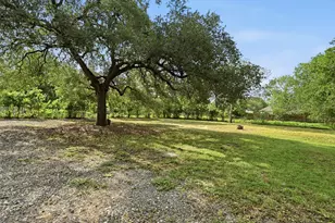 820 Bois D'Arc St, Lockhart, TX 78644 - Photo 24
