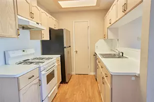 508 Gregory Ct, Round Rock, TX 78664 - Photo 4