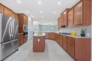 203 Independence Creek Ln, Georgetown, TX 78633 - Photo 10