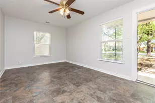 1013 E 10th St, Austin, TX 78702 - Photo 6