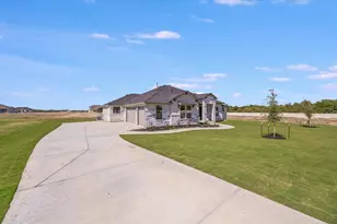 2845 Whalesong Wy, Leander, TX 78641 - Photo 2