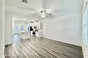 611 Emory Crossing Blvd, Hutto, TX 78634 - Photo 4