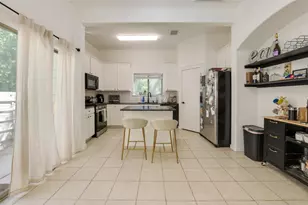 2001 Faro Dr, Austin, TX 78741 - Photo 12