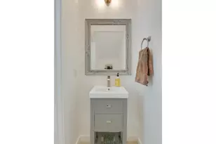 2001 Faro Dr, Austin, TX 78741 - Photo 8