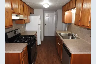 4500 Dorsett Oaks Circle, Austin, TX 78727 - Photo 6