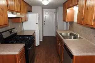 4500 Dorsett Oaks Cir, Austin, TX 78727 - Photo 6