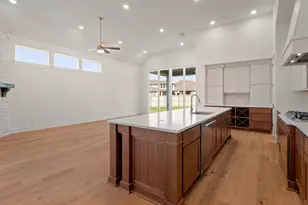 112 Las Posas Dr, Liberty Hill, TX 78642 - Photo 4