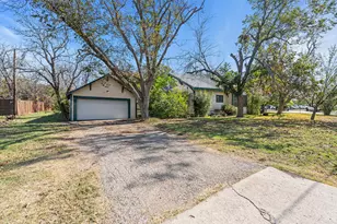 110 W Pecan St, Hutto, TX 78634 - Photo 34