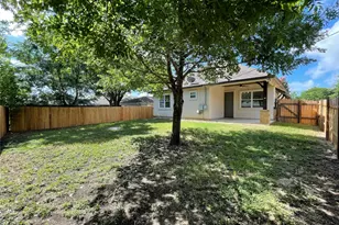 706 W Lockhart St, Kyle, TX 78640 - Photo 20