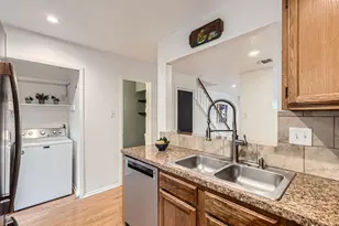 1411 Gracy Farms Ln, Austin, TX 78758 - Photo 14