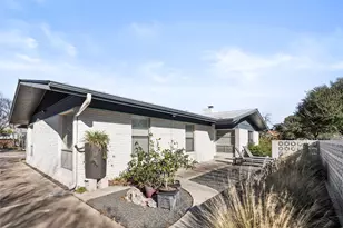 204 Taylor Rd, Elgin, TX 78621 - Photo 2