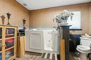 606 E Liberty Ave E, Round Rock, TX 78664 - Photo 16