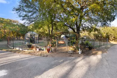 301 Crystal Meadows Drive, Kyle, TX 78640 - Photo 36