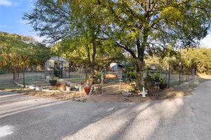 301 Crystal Meadows Dr, Kyle, TX 78640 - Photo 36