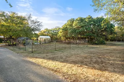 301 Crystal Meadows Drive, Kyle, TX 78640 - Photo 30