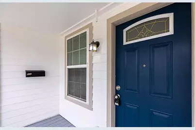 912 W Lynwood Avenue, San Antonio, TX 78201 - Photo 2