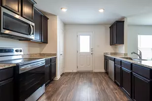 128 Maywood Ln, Jarrell, TX 76537 - Photo 8