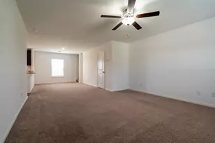 128 Maywood Ln, Jarrell, TX 76537 - Photo 4