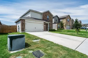 128 Maywood Ln, Jarrell, TX 76537 - Photo 2
