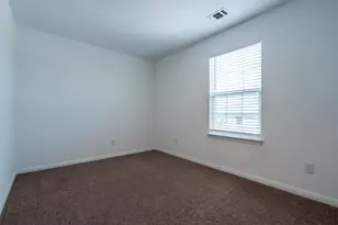128 Maywood Ln, Jarrell, TX 76537 - Photo 14