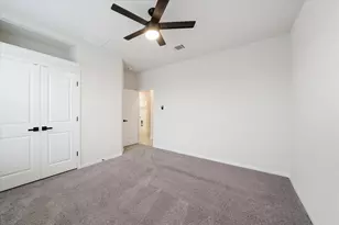 117 Falkland St, Hutto, TX 78634 - Photo 8